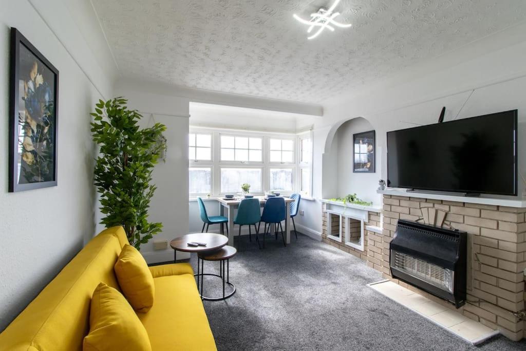 Open Mind Property - Southsea With Free Parking Портцмаус Экстерьер фото