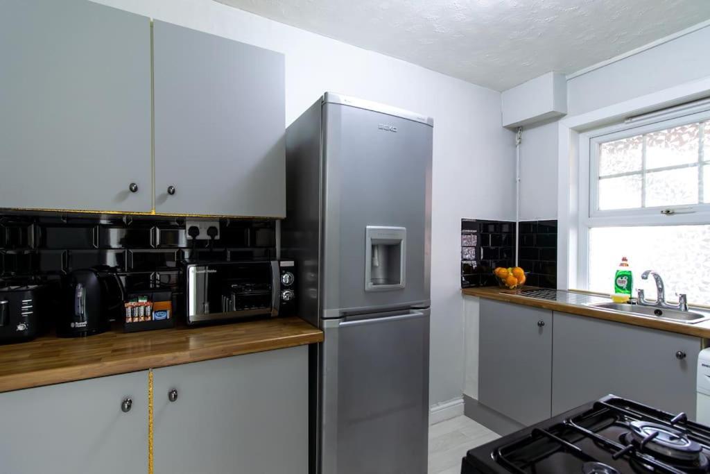 Open Mind Property - Southsea With Free Parking Портцмаус Экстерьер фото