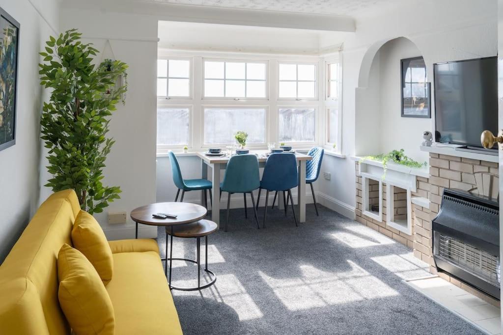 Open Mind Property - Southsea With Free Parking Портцмаус Экстерьер фото